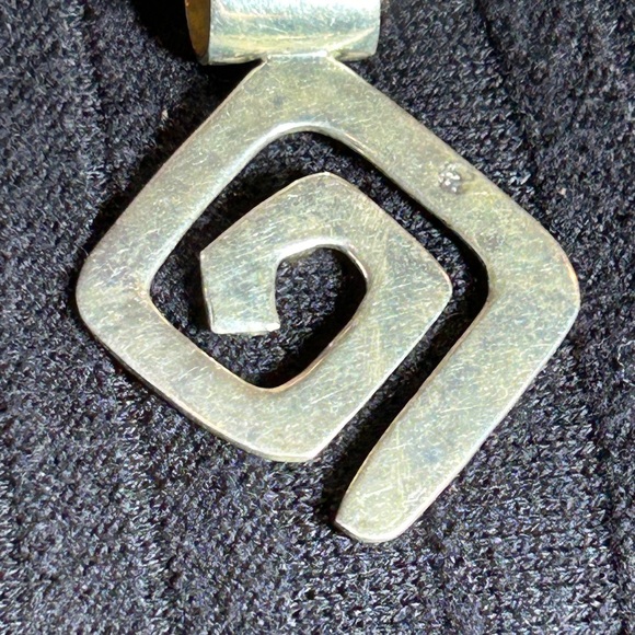 Silpada unique shape Necklace with Spiral Pendant - Picture 2 of 5